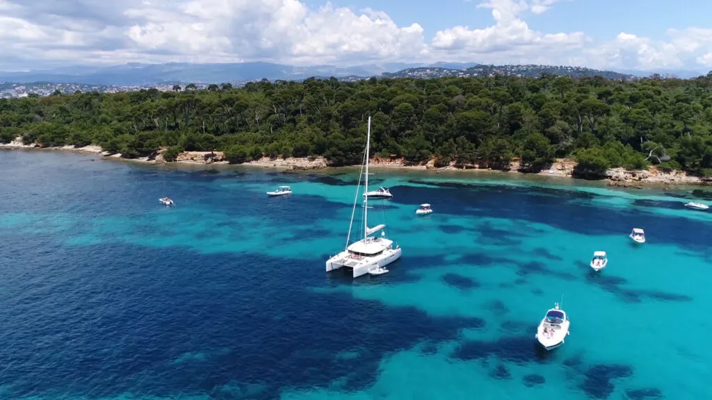 Vue des îles de Lérins depuis la mer